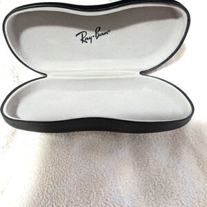 Ray Ban. Glasses case. . Excellent used Condition.Black with gray on inside.